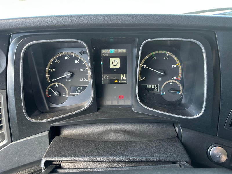 Mercedes-Benz Actros 1842 Streamspace / 933 dkm / 2 Tanks / NL Truck - Sadulveok: pilt 4 Mercedes-Benz Actros 1842 Streamspace / 933 dkm / 2 Tanks / NL Truck - Sadulveok: pilt 4