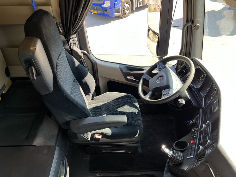 Mercedes-Benz Actros 1842 Streamspace / 945 dkm / 2 Tanks / NL Truck - Sadulveok: pilt 3 Mercedes-Benz Actros 1842 Streamspace / 945 dkm / 2 Tanks / NL Truck - Sadulveok: pilt 3