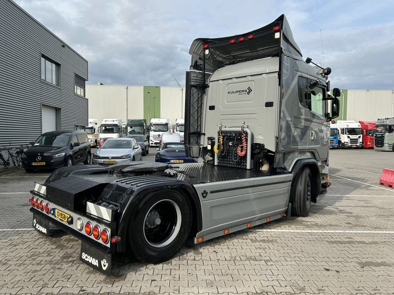 Scania R520 V8 / Showtruck / Buffl Special Interior / Vol Lucht / Retarder - Sadulveok: pilt 2 Scania R520 V8 / Showtruck / Buffl Special Interior / Vol Lucht / Retarder - Sadulveok: pilt 2