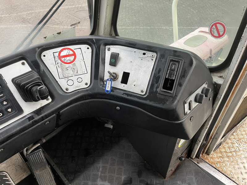 Terberg YT 182 / Cummins - Allison / Hefschotel / 2007 - Sadulveok: pilt 5 Terberg YT 182 / Cummins - Allison / Hefschotel / 2007 - Sadulveok: pilt 5