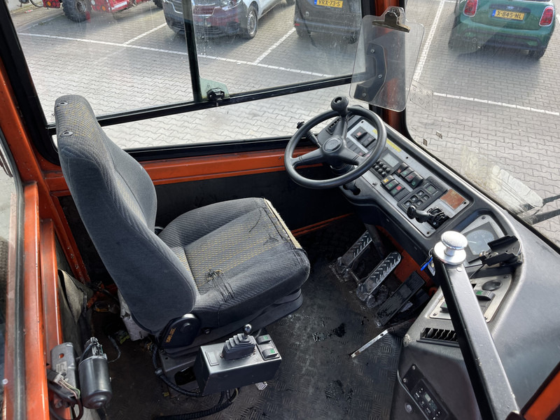 Terberg YT 182 / Terminal Tractor / Airco / Cummins - Sadulveok: pilt 3 Terberg YT 182 / Terminal Tractor / Airco / Cummins - Sadulveok: pilt 3