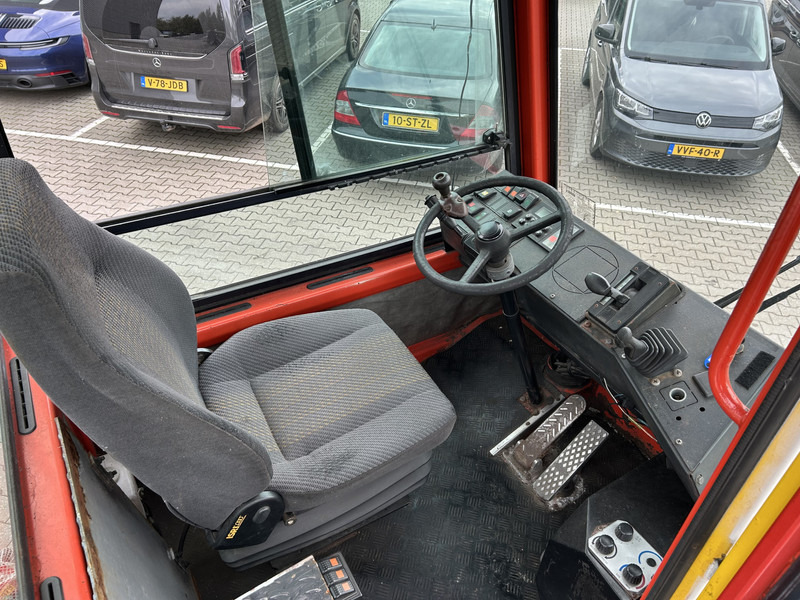 Terberg YT 180 / BDF Umsetzer / Wechselhubwagen / Terminal Truck - Konteinerveduk/ Tõstukiga veoauto: pilt 3 Terberg YT 180 / BDF Umsetzer / Wechselhubwagen / Terminal Truck - Konteinerveduk/ Tõstukiga veoauto: pilt 3