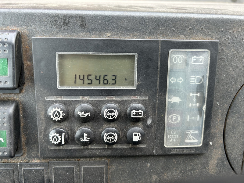 Terberg YT 180 / BDF Umsetzer / Wechselhubwagen / Terminal Truck / Mercedes Motor - Konteinerveduk/ Tõstukiga veoauto: pilt 4 Terberg YT 180 / BDF Umsetzer / Wechselhubwagen / Terminal Truck / Mercedes Motor - Konteinerveduk/ Tõstukiga veoauto: pilt 4