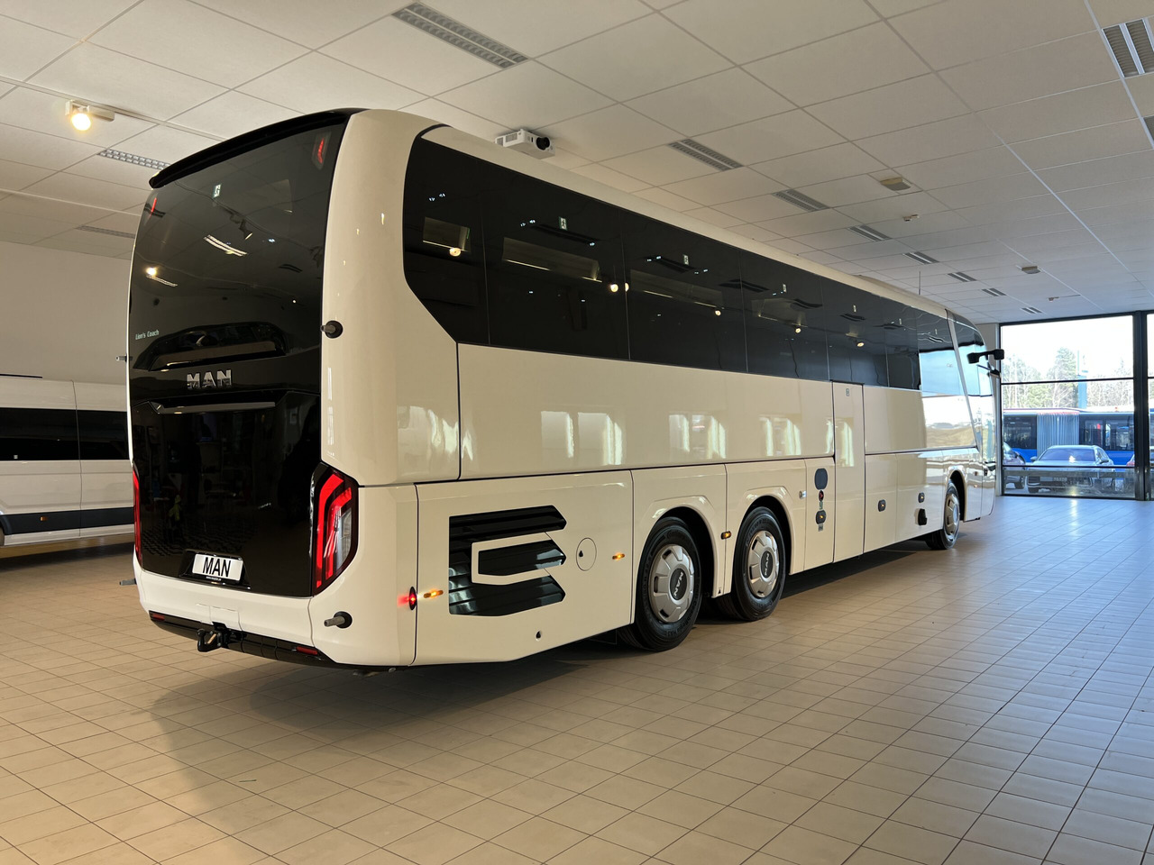 Kaugsõidu buss MAN Lions Coach R08 Euro 6E (Dark Edition): pilt 7