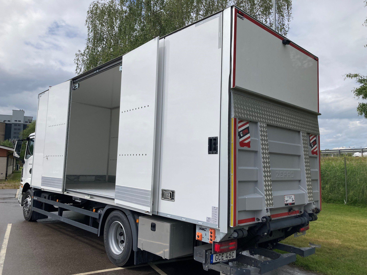 TGM 18.290 18-ppl ÖBS - Kasti veoauto: pilt 4 TGM 18.290 18-ppl ÖBS - Kasti veoauto: pilt 4