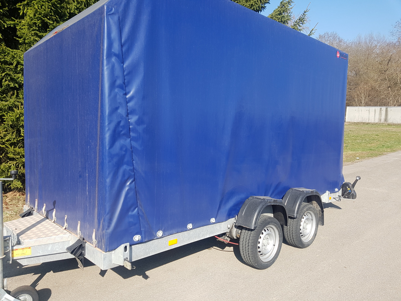 VEZEKO 400 x 187 3,5 t Absenkanhänger Huski 40.35 - Tenthaagis: pilt 1 VEZEKO 400 x 187 3,5 t Absenkanhänger Huski 40.35 - Tenthaagis: pilt 1