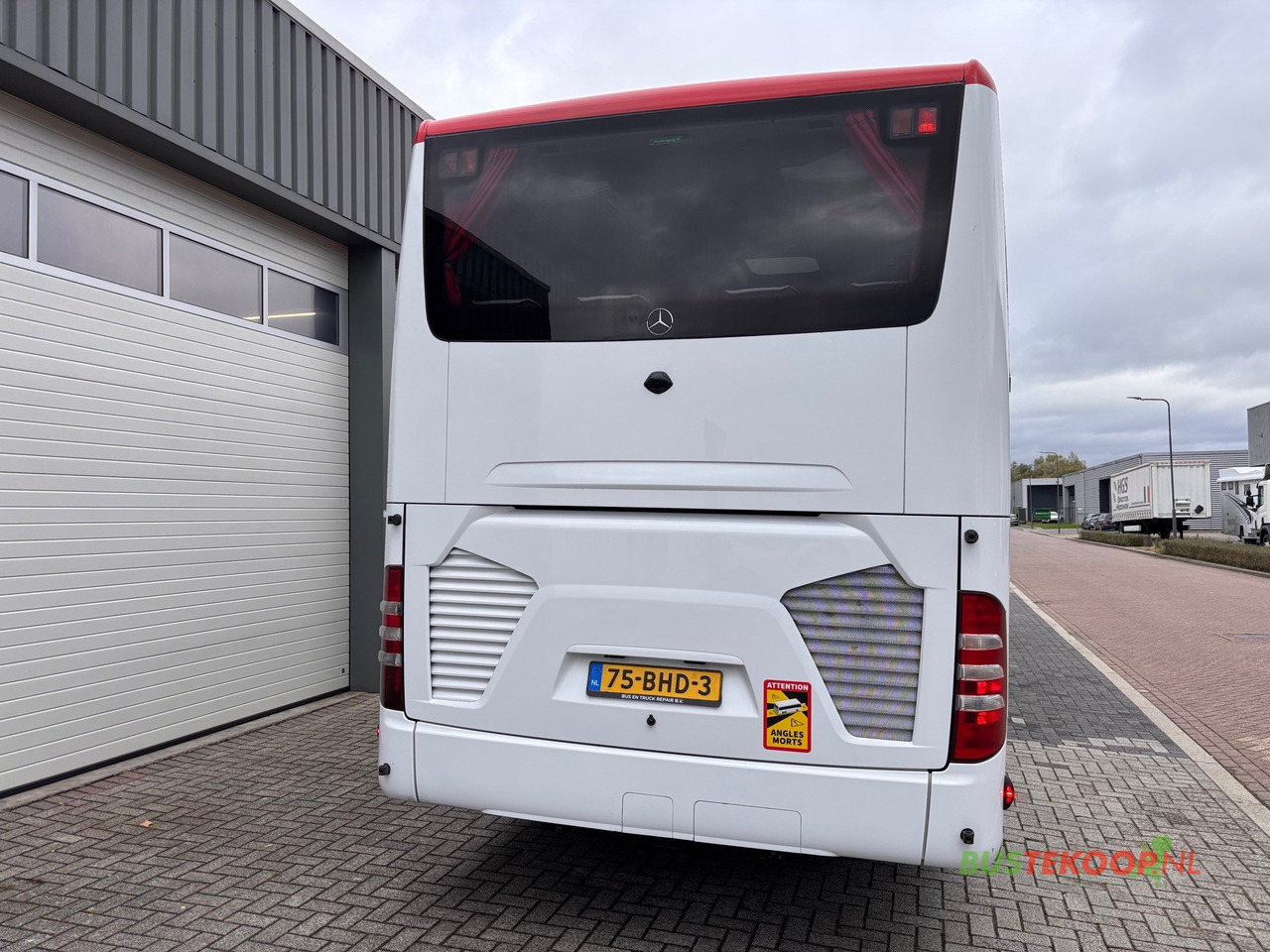 Mercedes TOURISMO RHD-M/2A - Kaugsõidu buss: pilt 5 Mercedes TOURISMO RHD-M/2A - Kaugsõidu buss: pilt 5