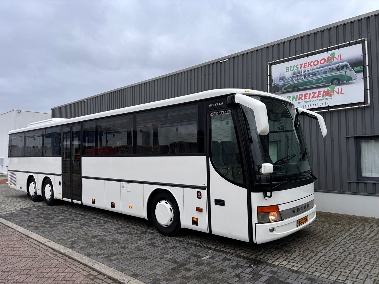 SETRA S317UL met 63 pl. en airconditioning S317GT - Kaugsõidu buss: pilt 1 SETRA S317UL met 63 pl. en airconditioning S317GT - Kaugsõidu buss: pilt 1