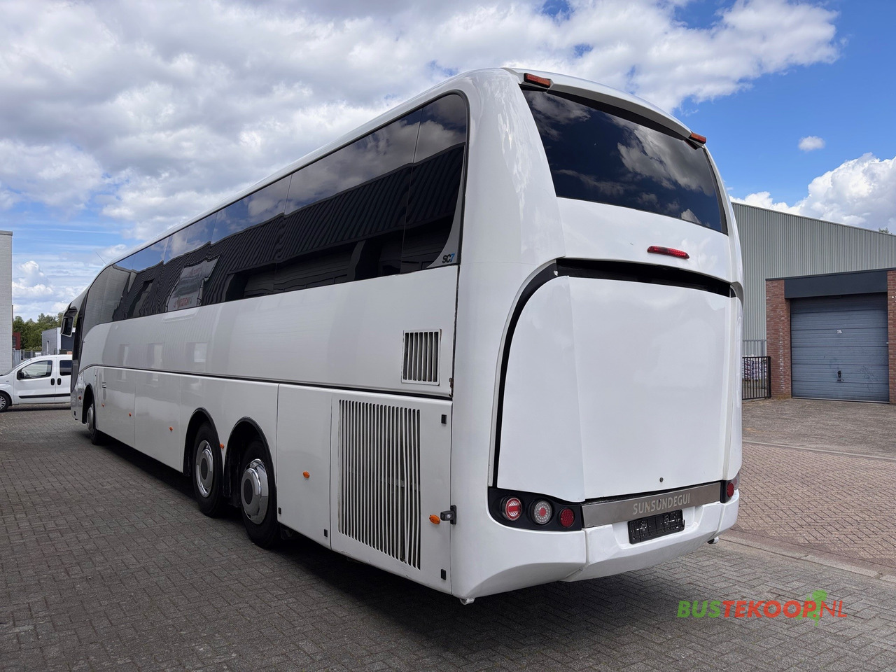 Volvo B11R SUNSUNDEGUI SC7, Euro 6. - Kaugsõidu buss: pilt 4 Volvo B11R SUNSUNDEGUI SC7, Euro 6. - Kaugsõidu buss: pilt 4