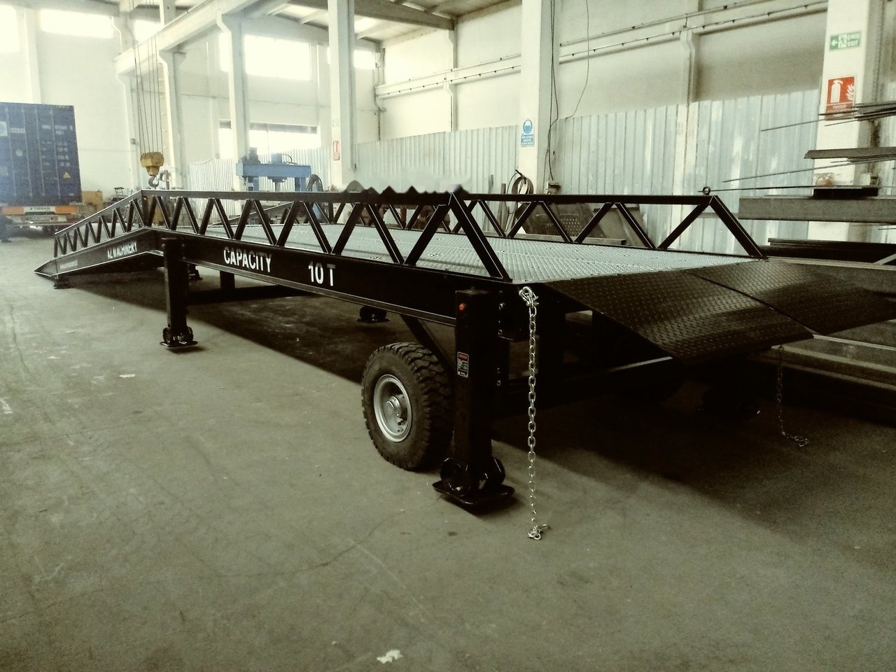 AZ RAMP STAR-10-XL mobile loading ramp - Laadimisramp: pilt 2 AZ RAMP STAR-10-XL mobile loading ramp - Laadimisramp: pilt 2