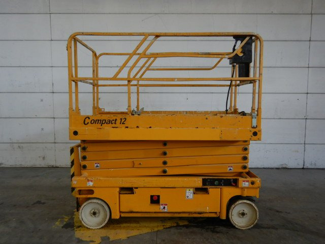 Used Electric scissor Lift Haulotte Compact 12 - Käärlift: pilt 2 Used Electric scissor Lift Haulotte Compact 12 - Käärlift: pilt 2