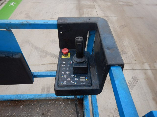 Käärlift Used scissor Lift Diesel 4x4 GENIE GS-4390-RT: pilt 6