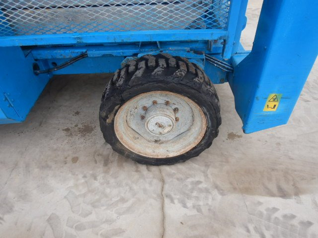 Käärlift Used scissor Lift Diesel 4x4 GENIE GS-4390-RT: pilt 13