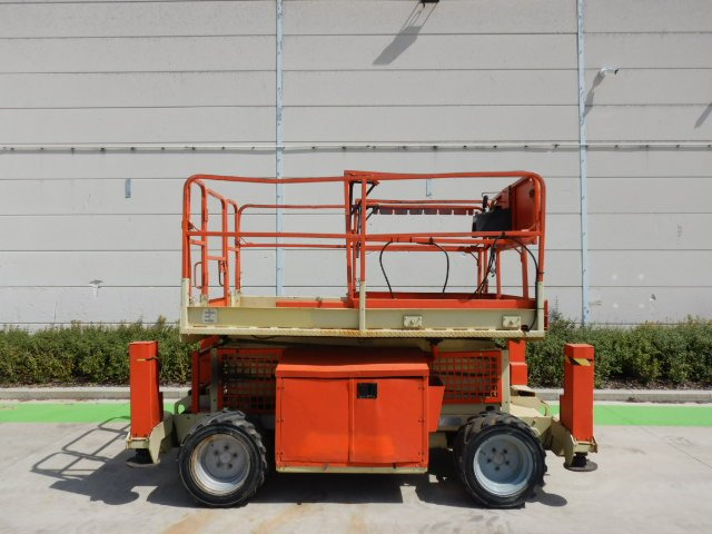 Used scissor Lift Diesel 4x4 JLG 260 MRT - Käärlift: pilt 2 Used scissor Lift Diesel 4x4 JLG 260 MRT - Käärlift: pilt 2