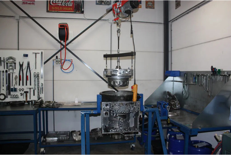 ZF 5HP502C, 5HP592C, 5HP602C, 5HP504C, 5HP594C, 5HP604C - Käigukast: pilt 2 ZF 5HP502C, 5HP592C, 5HP602C, 5HP504C, 5HP594C, 5HP604C - Käigukast: pilt 2