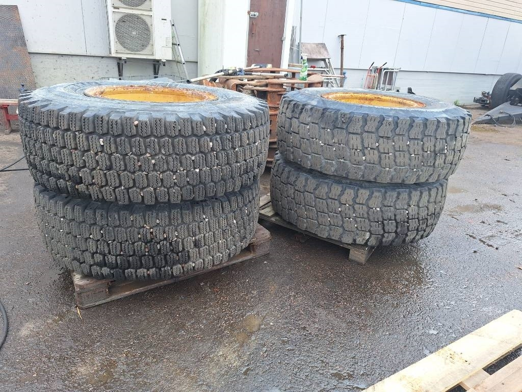 Michelin 17.5R-25 Renkaat 4kpl - Rehv - Ehitusmasinad: pilt 1 Michelin 17.5R-25 Renkaat 4kpl - Rehv - Ehitusmasinad: pilt 1