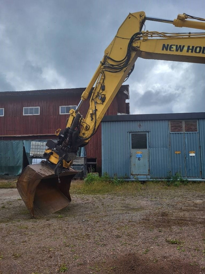 New Holland Kobelco E 235 B SR-2 - Lintekskavaator: pilt 4 New Holland Kobelco E 235 B SR-2 - Lintekskavaator: pilt 4