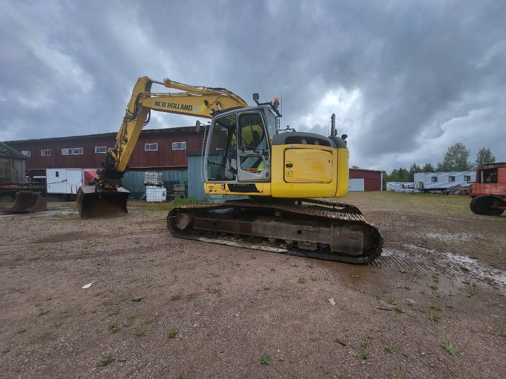 New Holland Kobelco E 235 B SR-2 - Lintekskavaator: pilt 5 New Holland Kobelco E 235 B SR-2 - Lintekskavaator: pilt 5