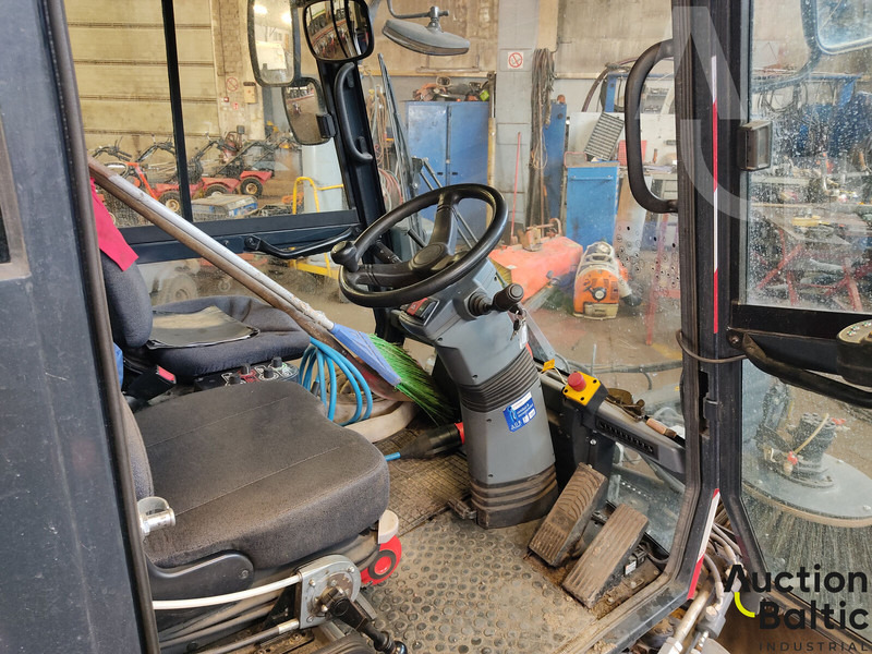 Aebi Schmitd eSwingo 200+ - Tänavapühkimismasin: pilt 5 Aebi Schmitd eSwingo 200+ - Tänavapühkimismasin: pilt 5