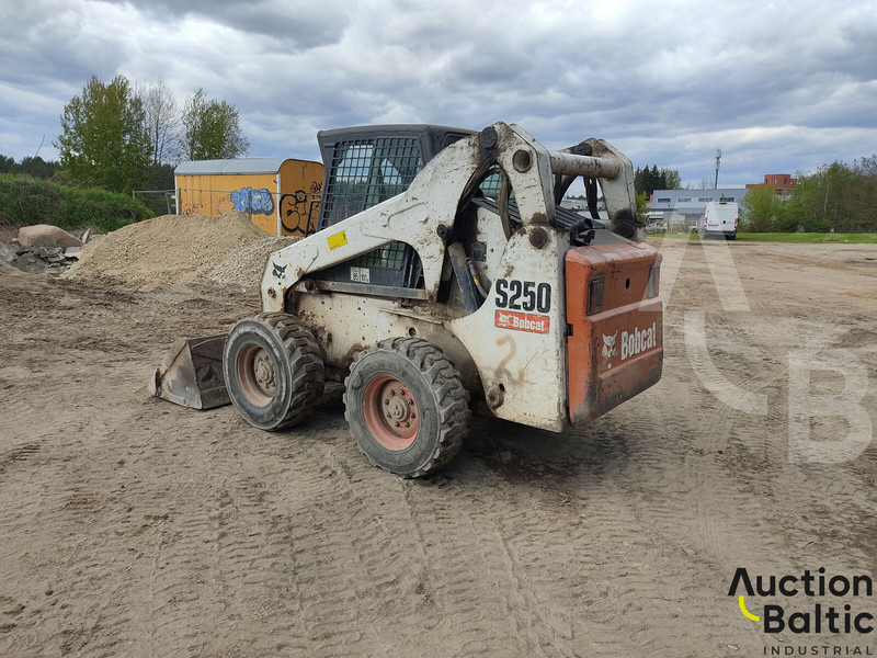 Bobcat S 250 - Kompaktlaadur: pilt 5 Bobcat S 250 - Kompaktlaadur: pilt 5