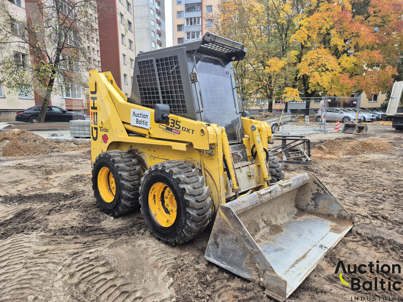 Gehl 5635 DXT 2 - Kompaktlaadur: pilt 1 Gehl 5635 DXT 2 - Kompaktlaadur: pilt 1