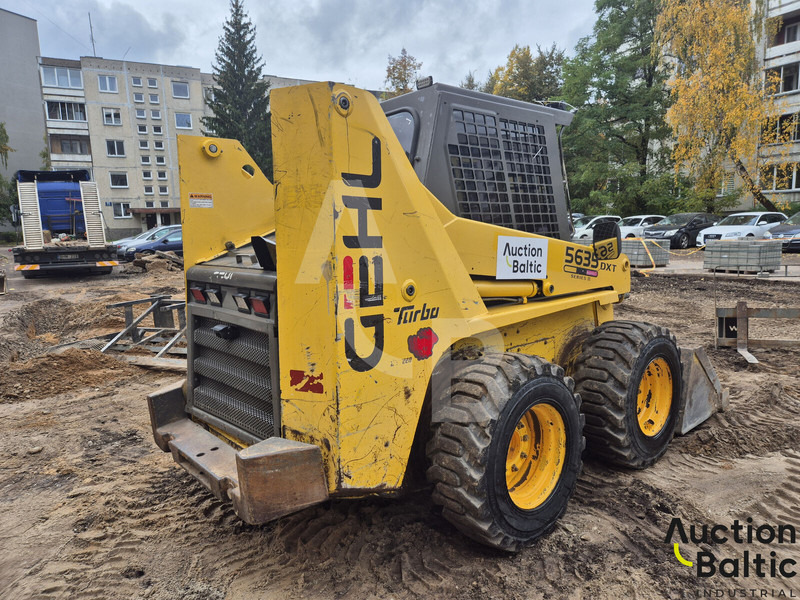 Gehl 5635 DXT 2 - Kompaktlaadur: pilt 3 Gehl 5635 DXT 2 - Kompaktlaadur: pilt 3