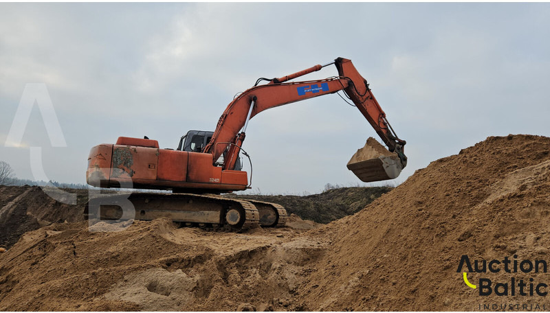 Hitachi EX 215 - Lintekskavaator: pilt 3 Hitachi EX 215 - Lintekskavaator: pilt 3