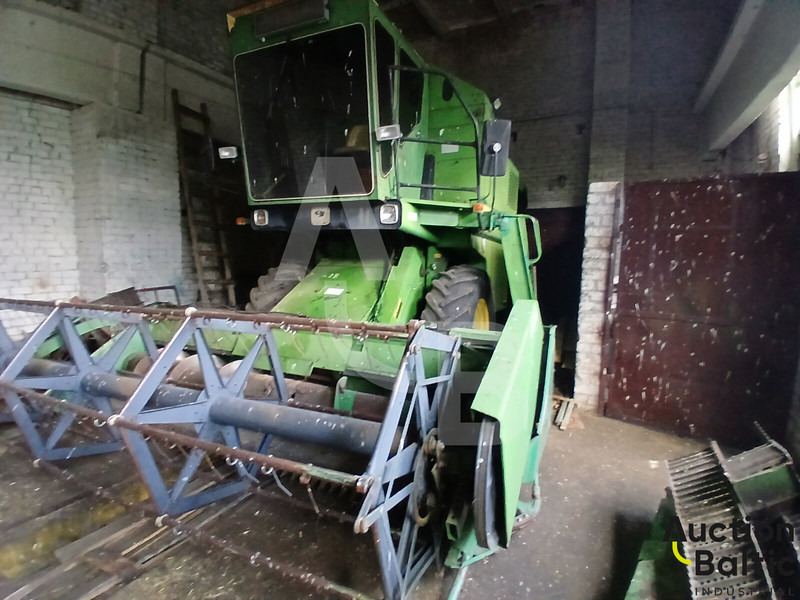 John Deere 1055 - Kombain: pilt 3 John Deere 1055 - Kombain: pilt 3