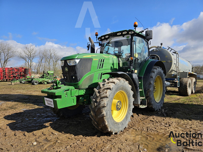 John Deere 6215 R - Traktor: pilt 1 John Deere 6215 R - Traktor: pilt 1
