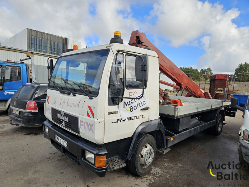 MAN 8.103 - Veoautolt tõusev platvorm: pilt 1 MAN 8.103 - Veoautolt tõusev platvorm: pilt 1