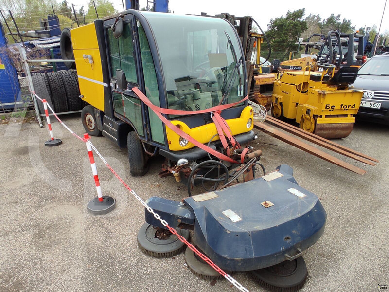 Mathieu Azura - Tänavapühkimismasin: pilt 3 Mathieu Azura - Tänavapühkimismasin: pilt 3