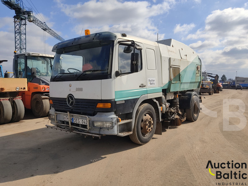 Mercedes-Benz 1517 - Tänavapühkimismasin: pilt 1 Mercedes-Benz 1517 - Tänavapühkimismasin: pilt 1