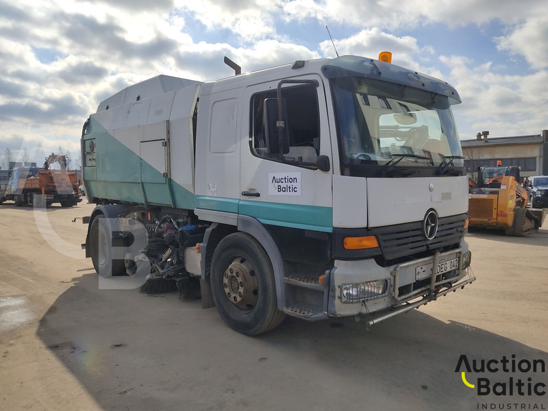 Mercedes-Benz 1517 - Tänavapühkimismasin: pilt 2 Mercedes-Benz 1517 - Tänavapühkimismasin: pilt 2