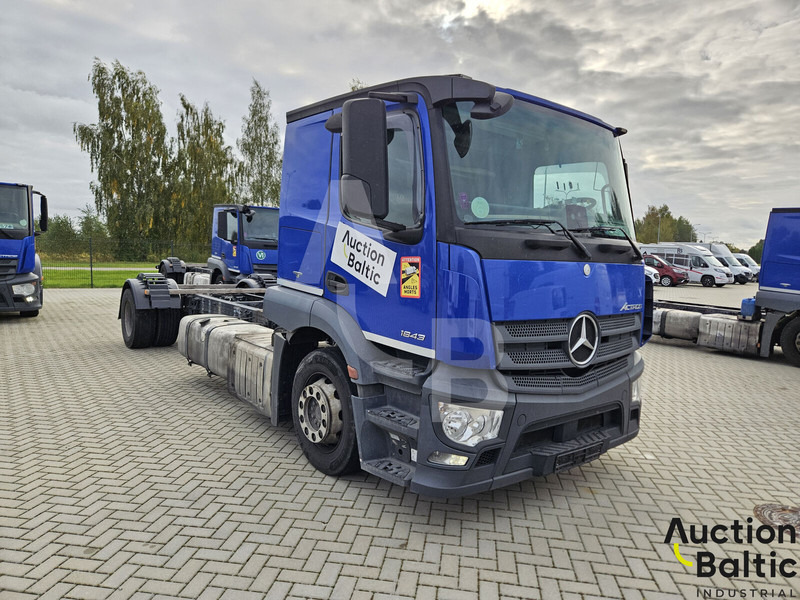 Mercedes-Benz Actros 1843 - Kabiinišassiiga veoauto: pilt 1 Mercedes-Benz Actros 1843 - Kabiinišassiiga veoauto: pilt 1