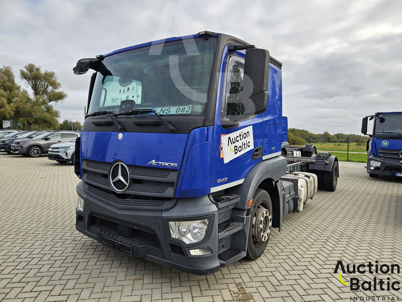 Mercedes-Benz Actros 1843 - Kabiinišassiiga veoauto: pilt 2 Mercedes-Benz Actros 1843 - Kabiinišassiiga veoauto: pilt 2