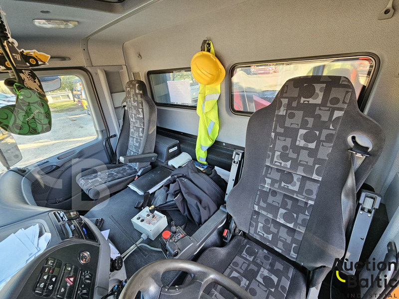 Kallurauto, Kraanaga veoauto Mercedes-Benz Actros 1844: pilt 7