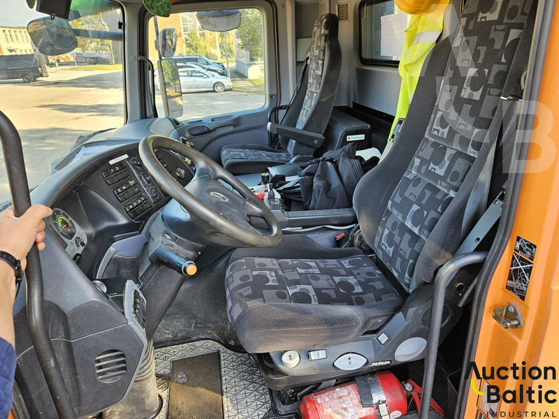 Kallurauto, Kraanaga veoauto Mercedes-Benz Actros 1844: pilt 8