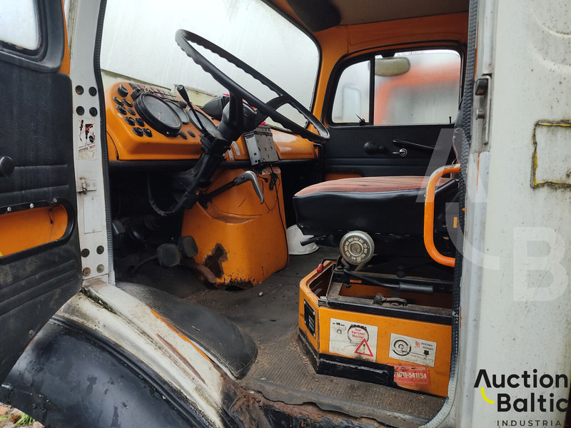 Mercedes-Benz Lako 911 - Veoautolt tõusev platvorm: pilt 5 Mercedes-Benz Lako 911 - Veoautolt tõusev platvorm: pilt 5