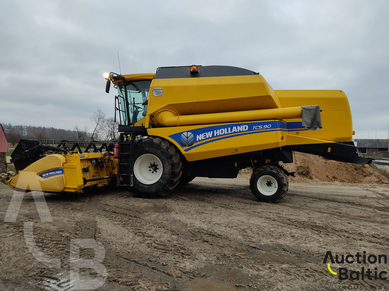 New Holland TC 5.90 - Kombain: pilt 4 New Holland TC 5.90 - Kombain: pilt 4