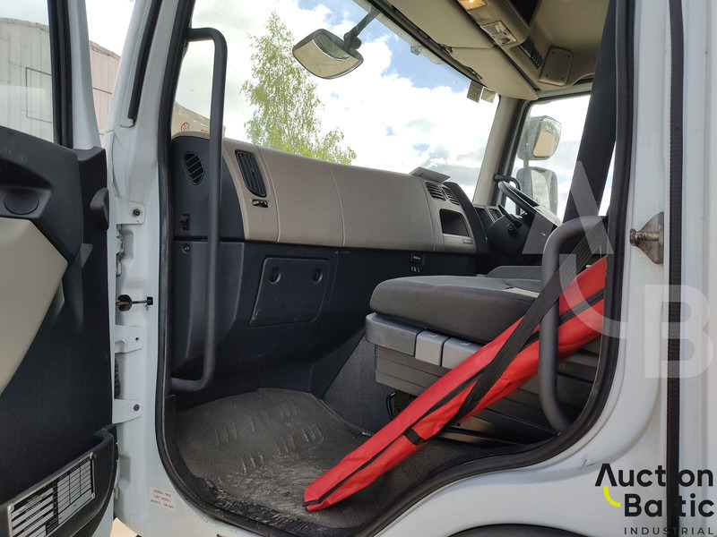 Renault Premium - Treilerveoauto: pilt 5 Renault Premium - Treilerveoauto: pilt 5