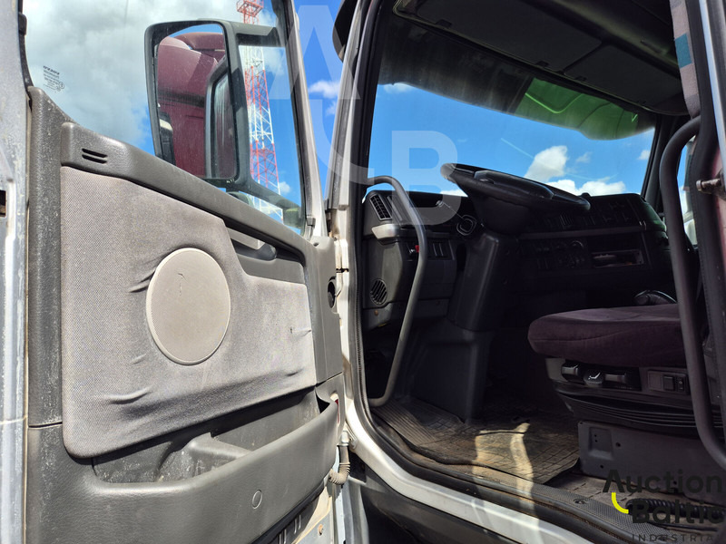 Volvo FH12 - Sadulveok: pilt 5 Volvo FH12 - Sadulveok: pilt 5