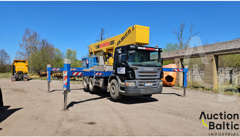 Veoautolt tõusev platvorm Scania P 310: pilt 6