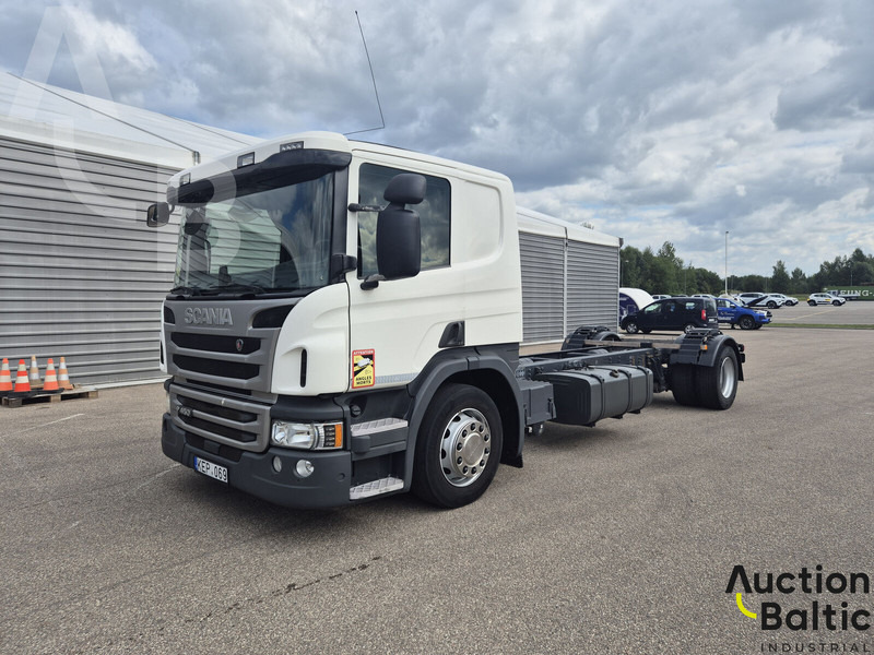 Scania P 450 - Kabiinišassiiga veoauto: pilt 1 Scania P 450 - Kabiinišassiiga veoauto: pilt 1