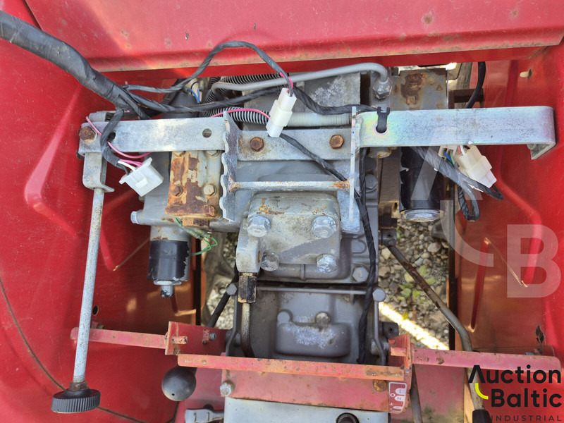 Traktor Shibaura SP1540: pilt 6