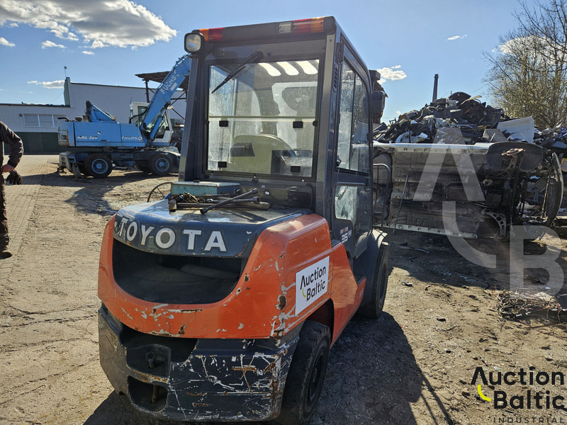 Toyota E 811 - Diiseltõstuk: pilt 3 Toyota E 811 - Diiseltõstuk: pilt 3