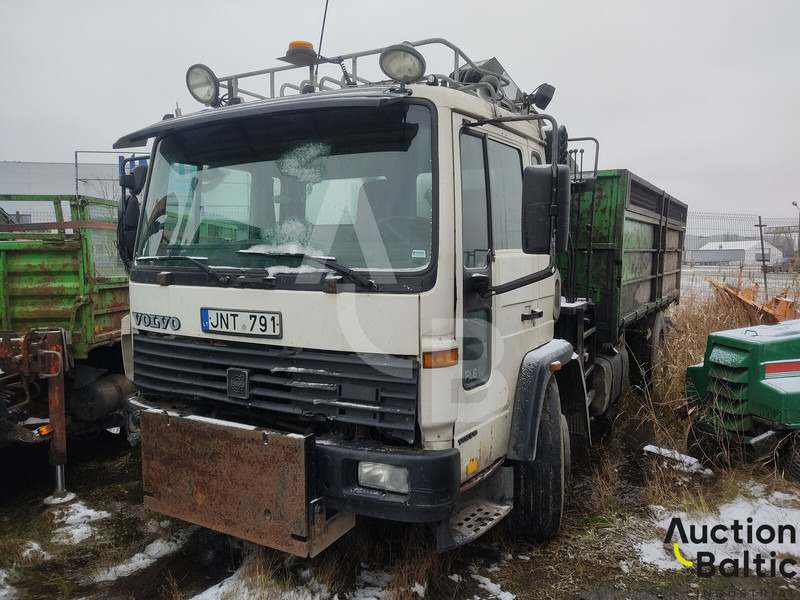 Volvo FL618 - Kallurauto, Kraanaga veoauto: pilt 1 Volvo FL618 - Kallurauto, Kraanaga veoauto: pilt 1