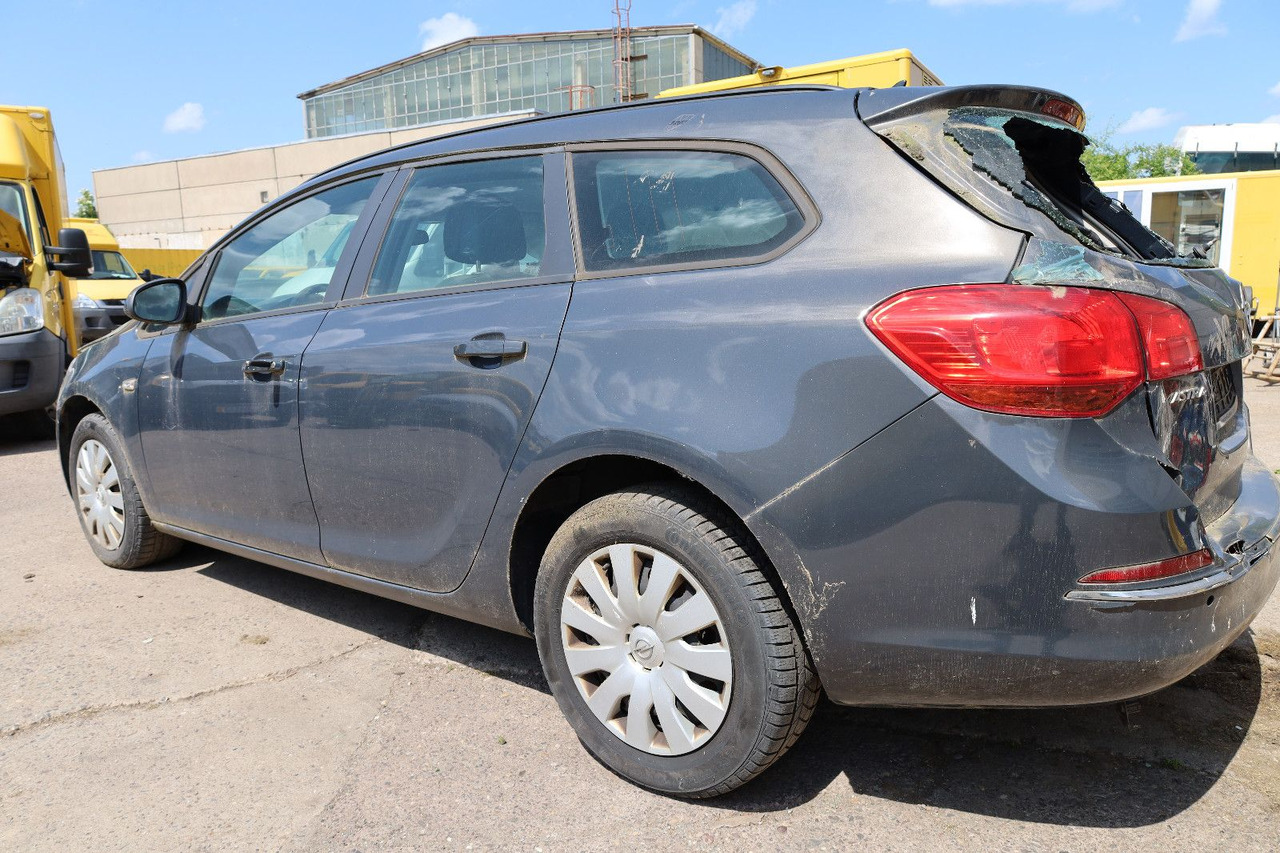 Opel Astra J Sports Tourer Edition - Auto: pilt 4 Opel Astra J Sports Tourer Edition - Auto: pilt 4
