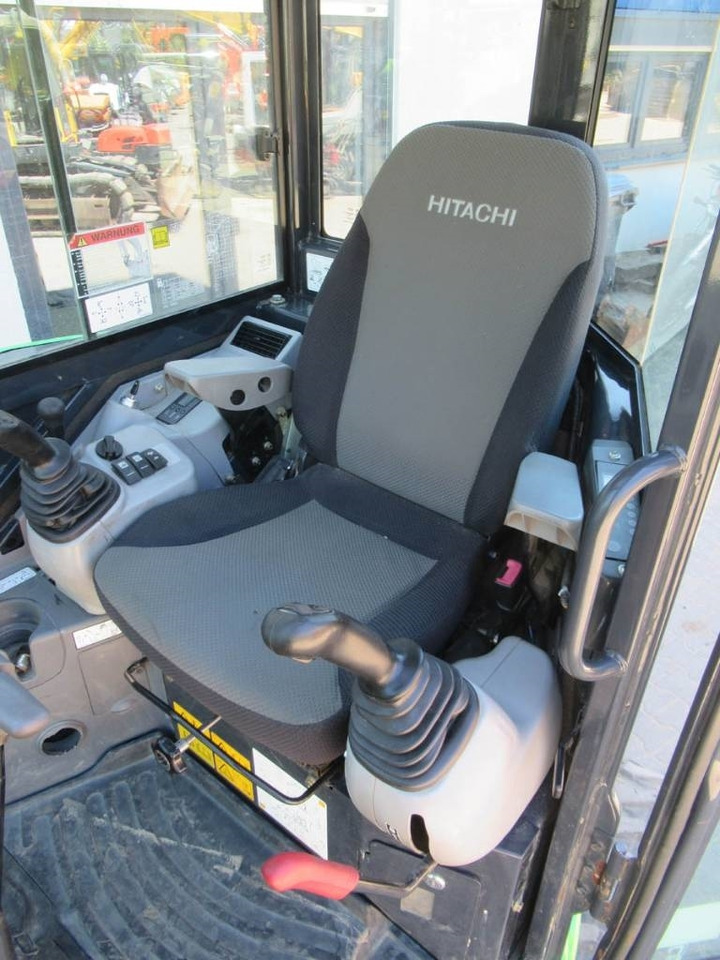 Miniekskavaator Hitachi ZX33U-6 Powertilt / Klima: pilt 8