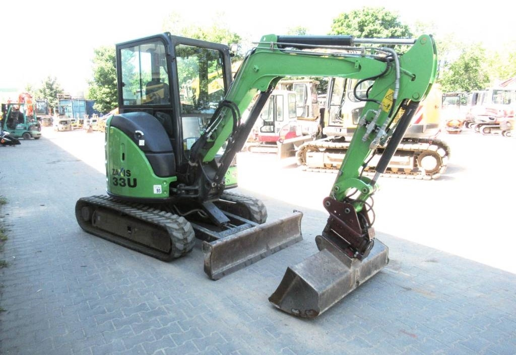 Hitachi ZX33U-6 Powertilt - Miniekskavaator: pilt 2 Hitachi ZX33U-6 Powertilt - Miniekskavaator: pilt 2