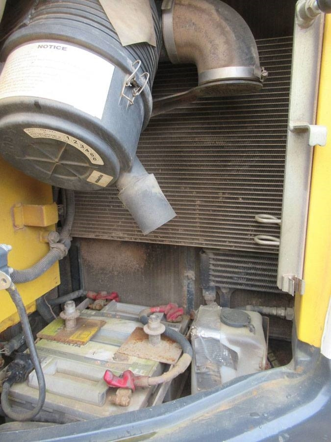 Lintekskavaator Komatsu PC138 US-8: pilt 12